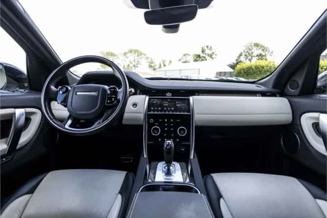 Land Rover Discovery Sport (2020) thumbnail 31