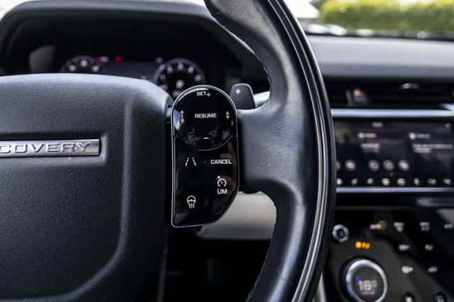 Land Rover Discovery Sport (2020) thumbnail 33