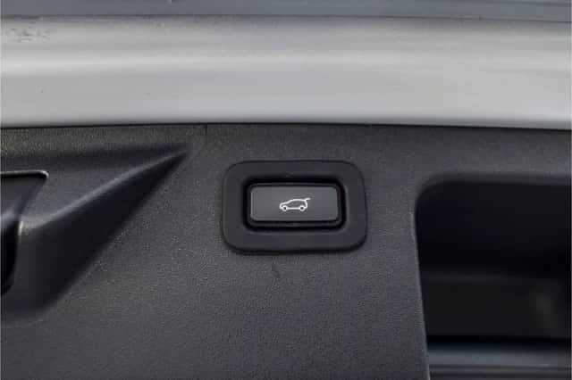 Land Rover Discovery Sport (2020) thumbnail 36