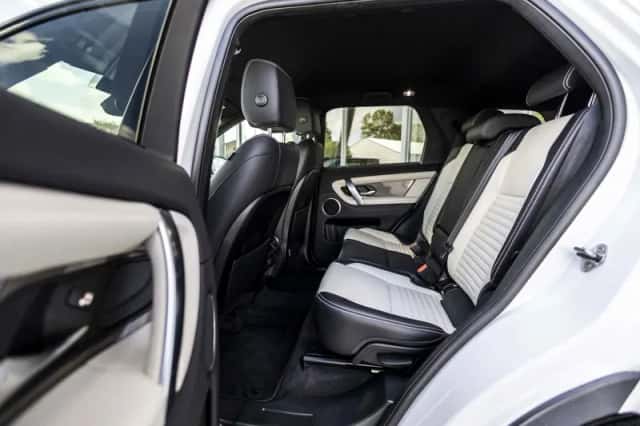 Land Rover Discovery Sport (2020) thumbnail 50