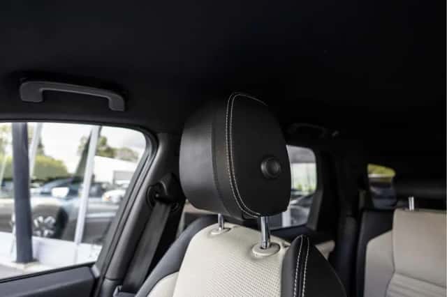 Land Rover Discovery Sport (2020) thumbnail 52