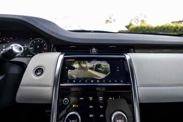 Land Rover Discovery Sport (2020) thumbnail 64