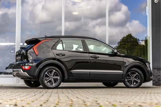 Kia Niro (2023) thumbnail 3