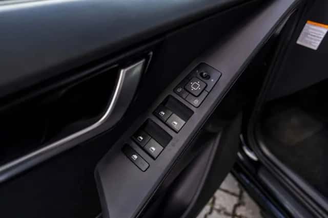 Kia Niro (2023) thumbnail 22