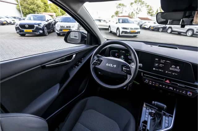 Kia Niro (2023) thumbnail 57