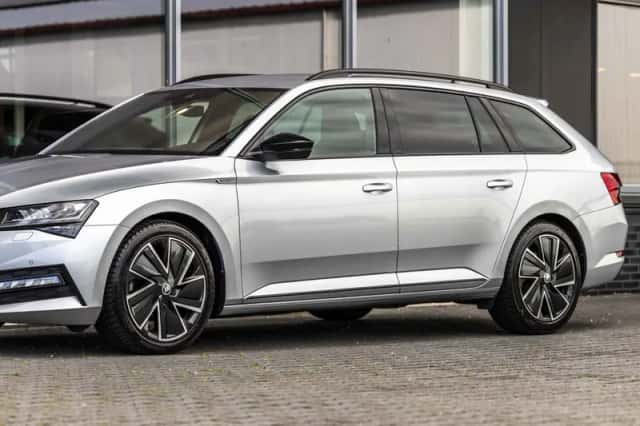 Škoda Superb (2022) thumbnail 16