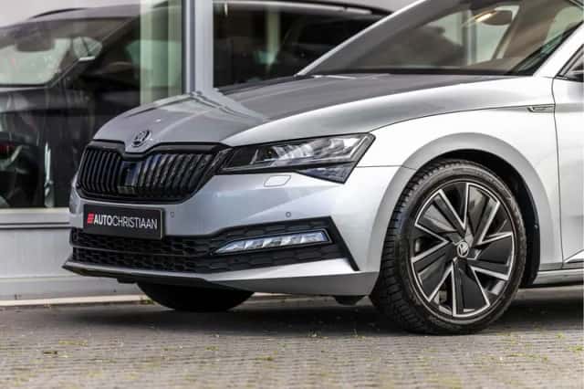 Škoda Superb (2022) thumbnail 17