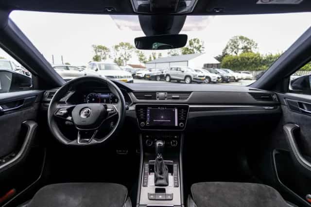 Škoda Superb (2022) thumbnail 35