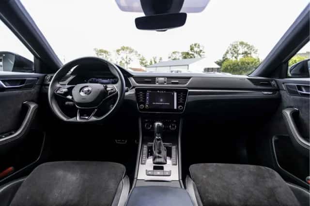 Škoda Superb (2022) thumbnail 36