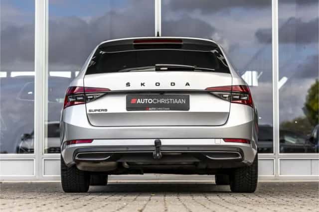 Škoda Superb (2022) thumbnail 5