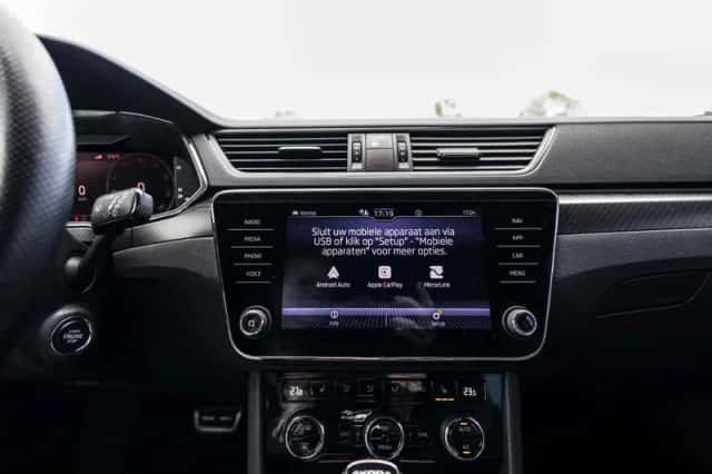Škoda Superb (2022) thumbnail 73