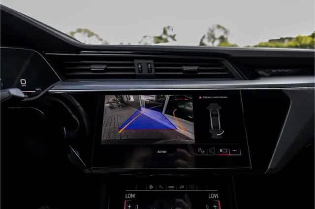 Audi e-tron (2021) thumbnail 26
