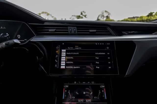 Audi e-tron (2021) thumbnail 28