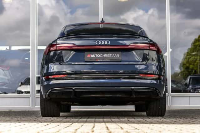 Audi e-tron (2021) thumbnail 5