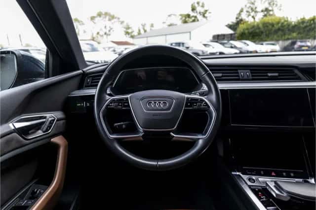 Audi e-tron (2021) thumbnail 47
