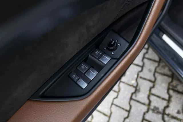 Audi e-tron (2021) thumbnail 61