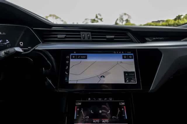 Audi e-tron (2021) thumbnail 66