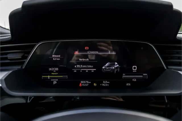 Audi e-tron (2021) thumbnail 9