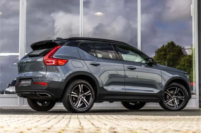 Volvo XC40 (2020) thumbnail 3