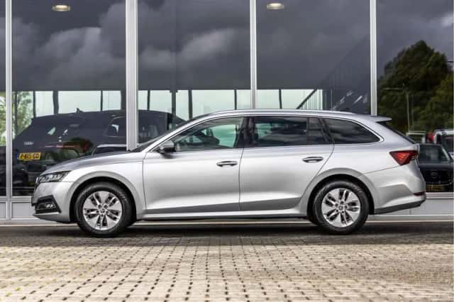 Škoda Octavia (2021) thumbnail 6