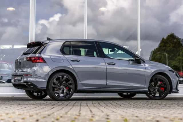 Volkswagen Golf (2022) thumbnail 3