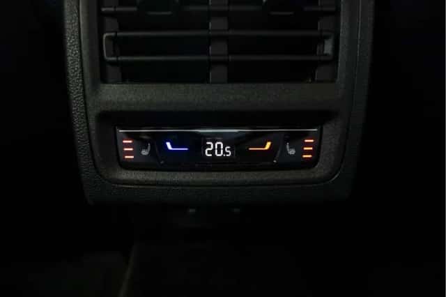 Volkswagen Golf (2022) thumbnail 25