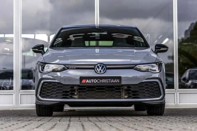 Volkswagen Golf (2022) thumbnail 4