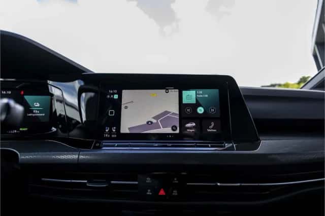 Volkswagen Golf (2022) thumbnail 32