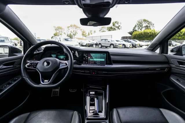 Volkswagen Golf (2022) thumbnail 33