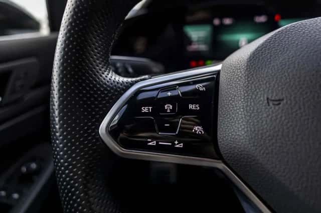 Volkswagen Golf (2022) thumbnail 35