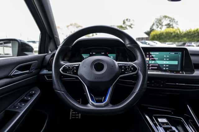 Volkswagen Golf (2022) thumbnail 51