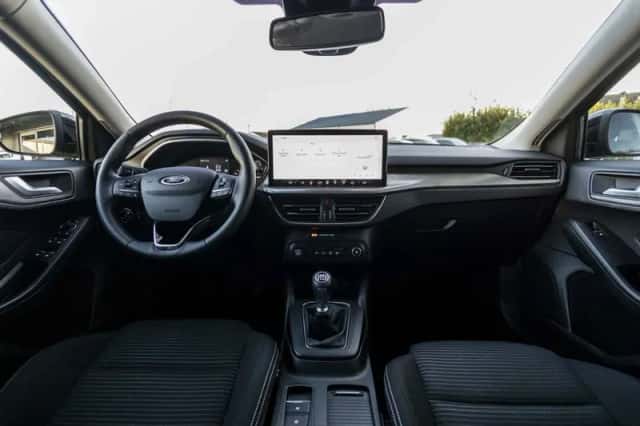 Ford Focus (2023) thumbnail 30