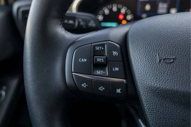 Ford Focus (2023) thumbnail 32