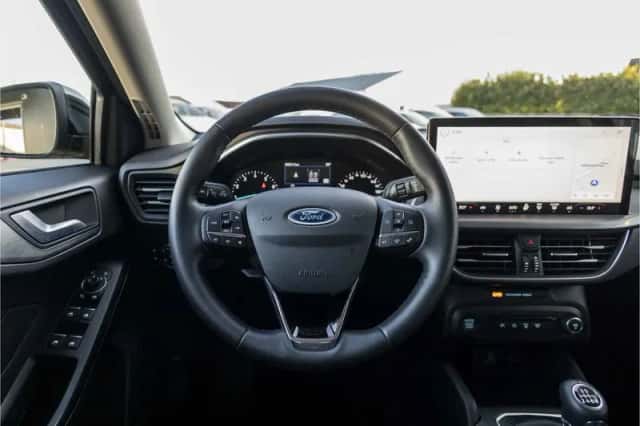 Ford Focus (2023) thumbnail 8