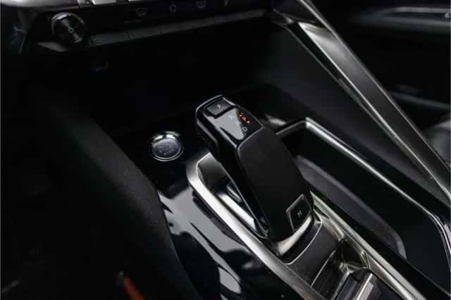 Peugeot 5008 (2020) thumbnail 23