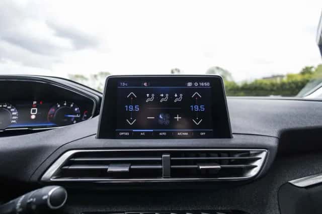 Peugeot 5008 (2020) thumbnail 30