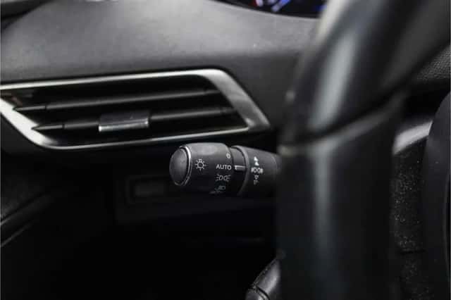 Peugeot 5008 (2020) thumbnail 35