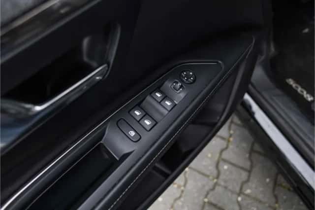 Peugeot 5008 (2020) thumbnail 61