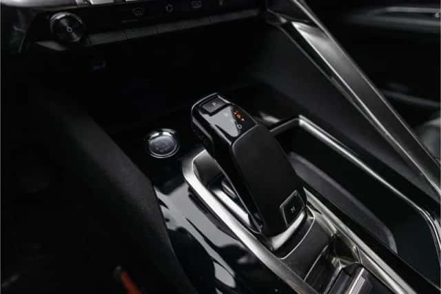Peugeot 5008 (2020) thumbnail 62