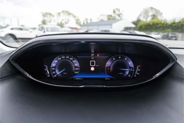 Peugeot 5008 (2020) thumbnail 9