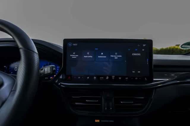 Ford Focus (2022) thumbnail 30