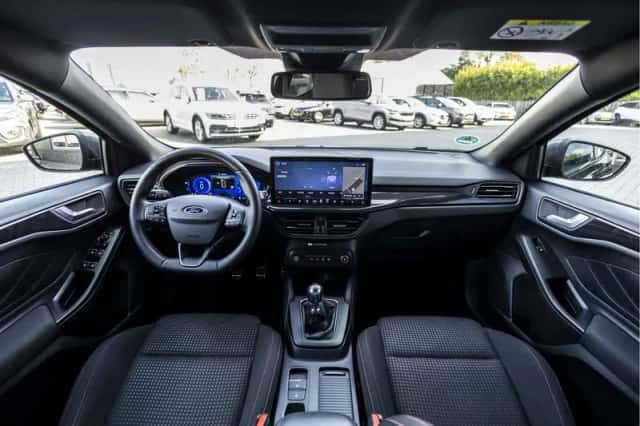 Ford Focus (2022) thumbnail 7