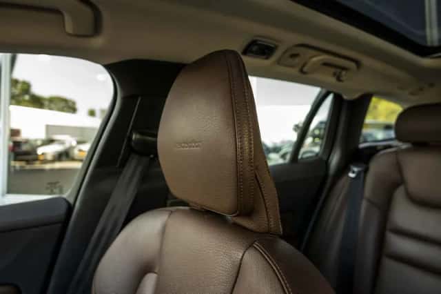 Volvo V60 (2019) thumbnail 13