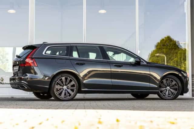 Volvo V60 (2019) thumbnail 3