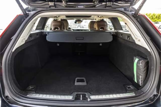 Volvo V60 (2019) thumbnail 38