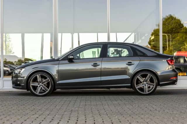 Audi A3 (2016) thumbnail 6