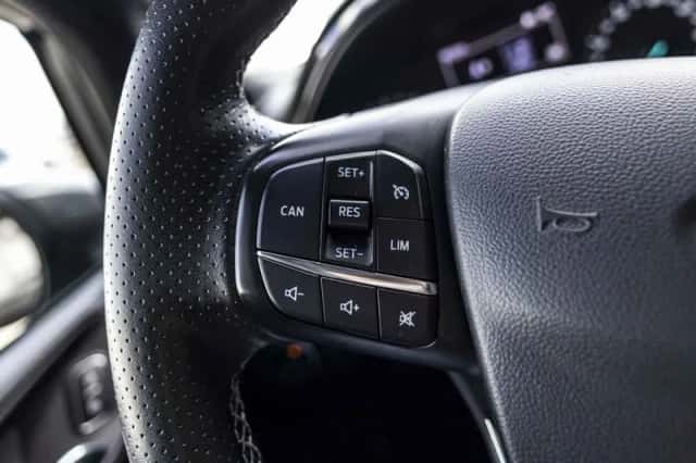 Ford Fiesta (2018) thumbnail 32