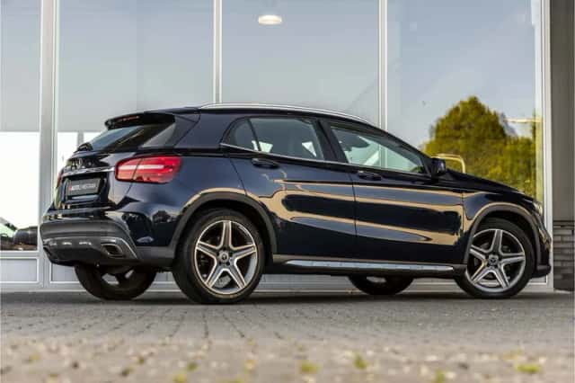 Mercedes-Benz GLA (2018) thumbnail 17