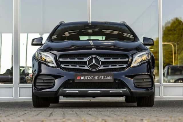 Mercedes-Benz GLA (2018) thumbnail 4