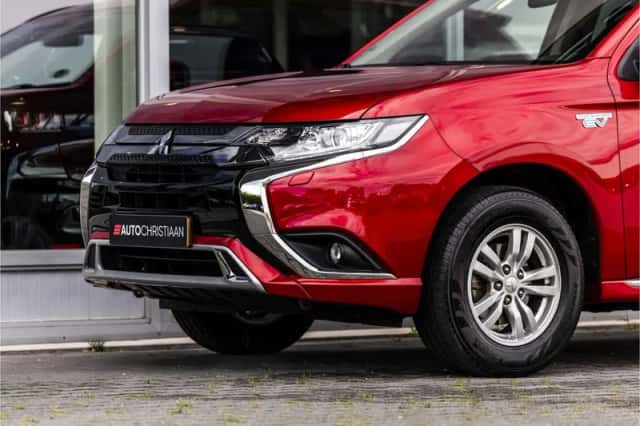 Mitsubishi Outlander (2020) thumbnail 16